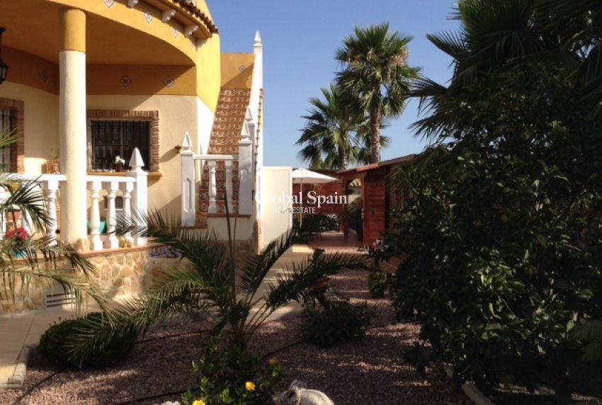 Resale - VILLA -
CATRAL - Catral