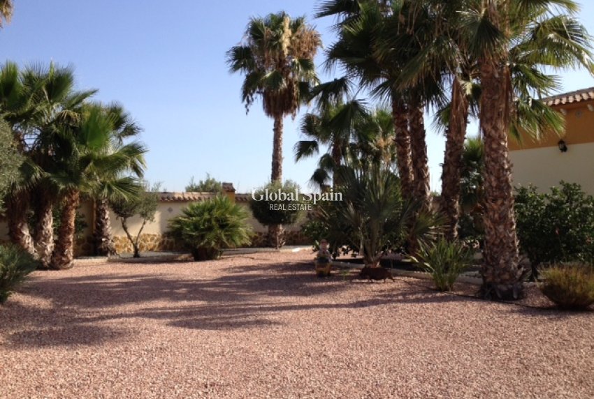 Resale - VILLA -
CATRAL - Catral