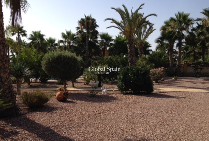 Resale - VILLA -
CATRAL - Catral