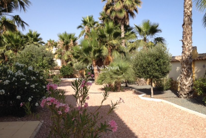 Resale - VILLA -
CATRAL - Catral