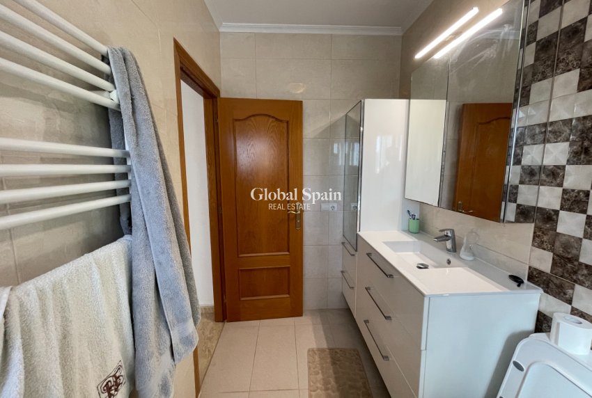 Resale - VILLA -
CATRAL - Costa Blanca