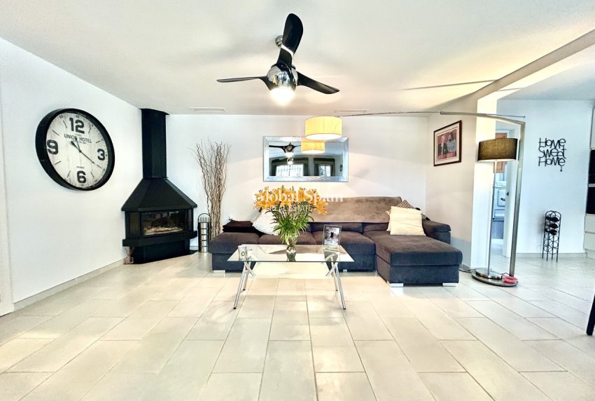 Resale - VILLA -
CATRAL - Costa Blanca