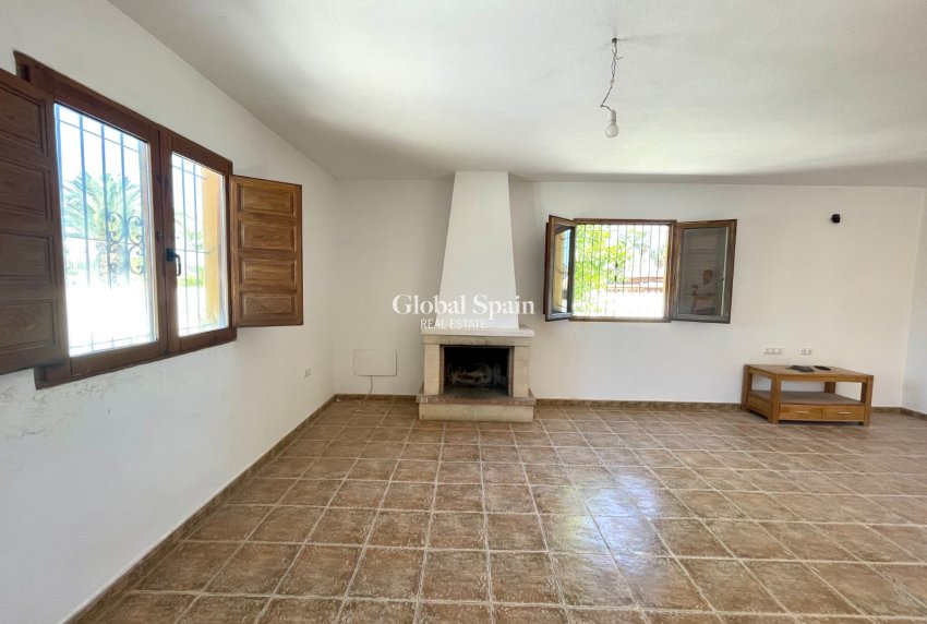 Resale - VILLA -
CATRAL - Costa Blanca