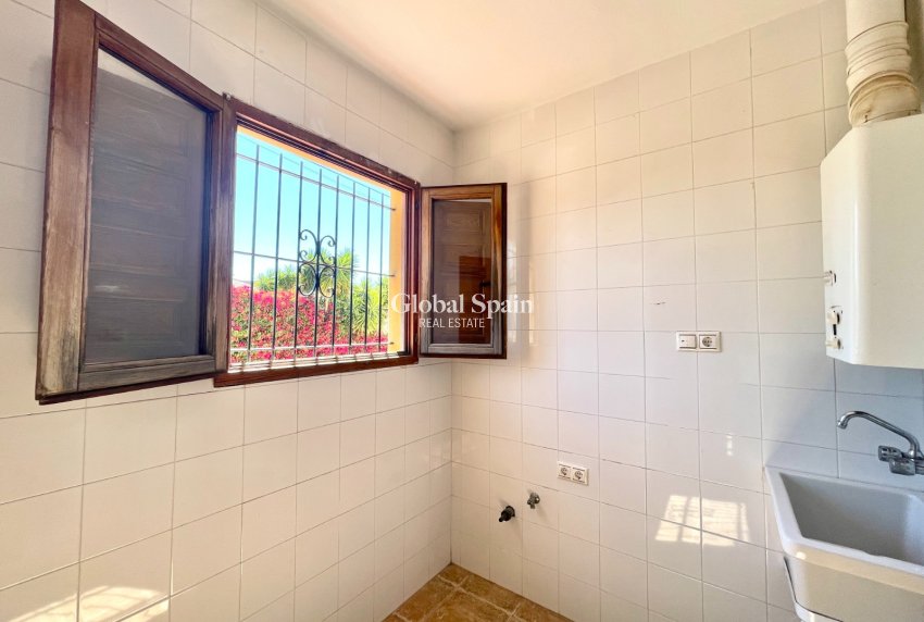 Resale - VILLA -
CATRAL - Costa Blanca