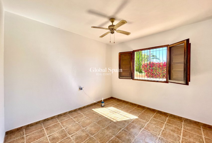 Resale - VILLA -
CATRAL - Costa Blanca