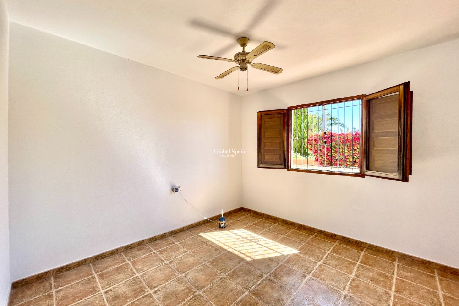 Resale - VILLA -
CATRAL - Costa Blanca