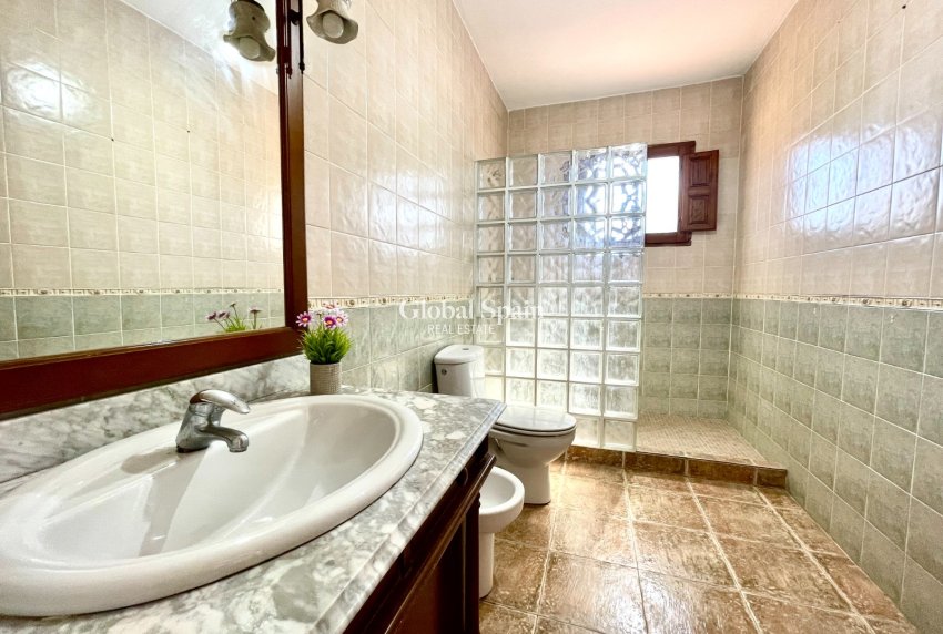Resale - VILLA -
CATRAL - Costa Blanca