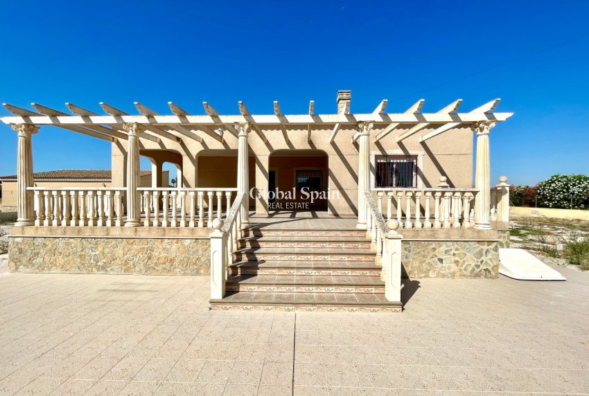 Resale - VILLA -
CATRAL - Costa Blanca