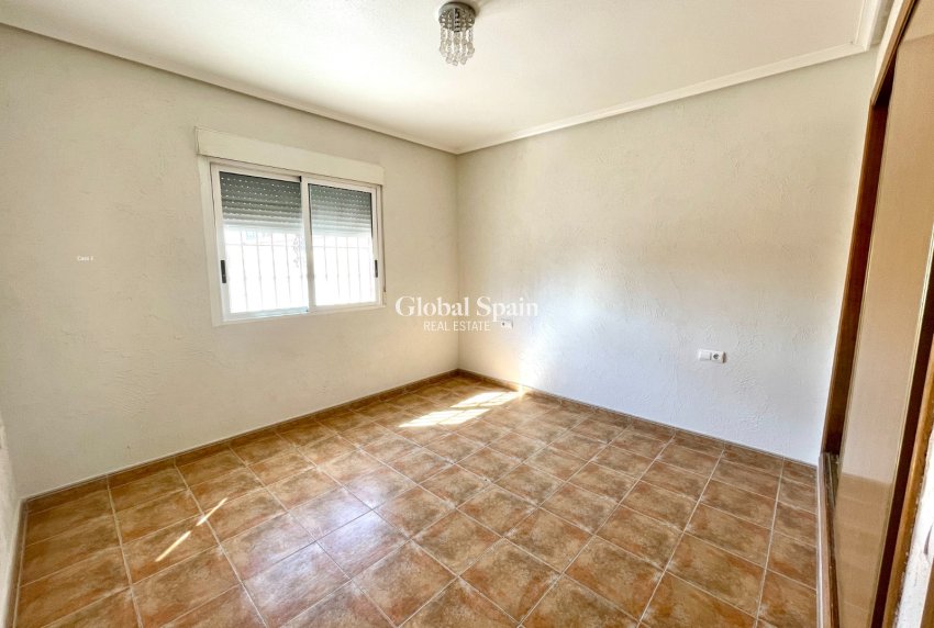 Resale - VILLA -
CATRAL - Costa Blanca