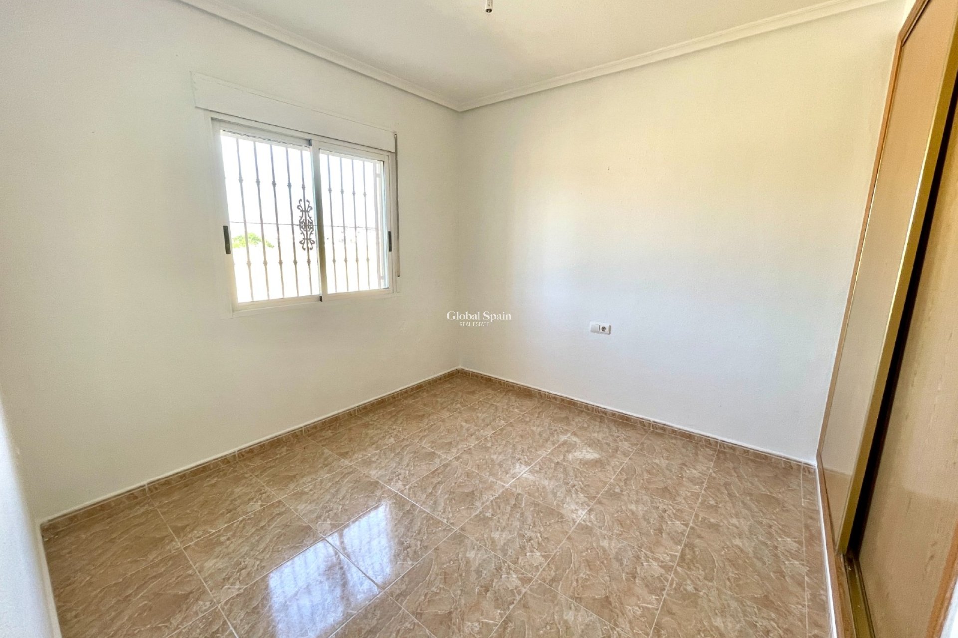 Resale - VILLA -
CATRAL - Costa Blanca