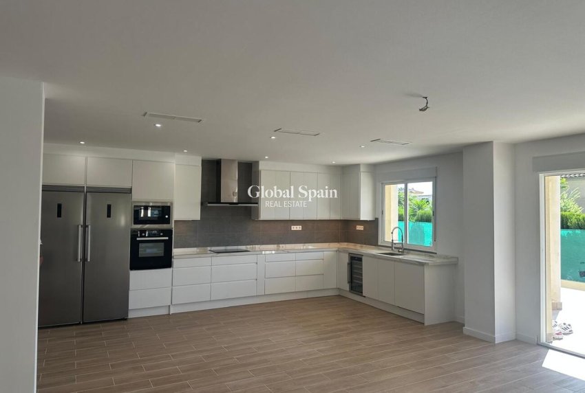 Resale - VILLA -
CATRAL - Costa Blanca