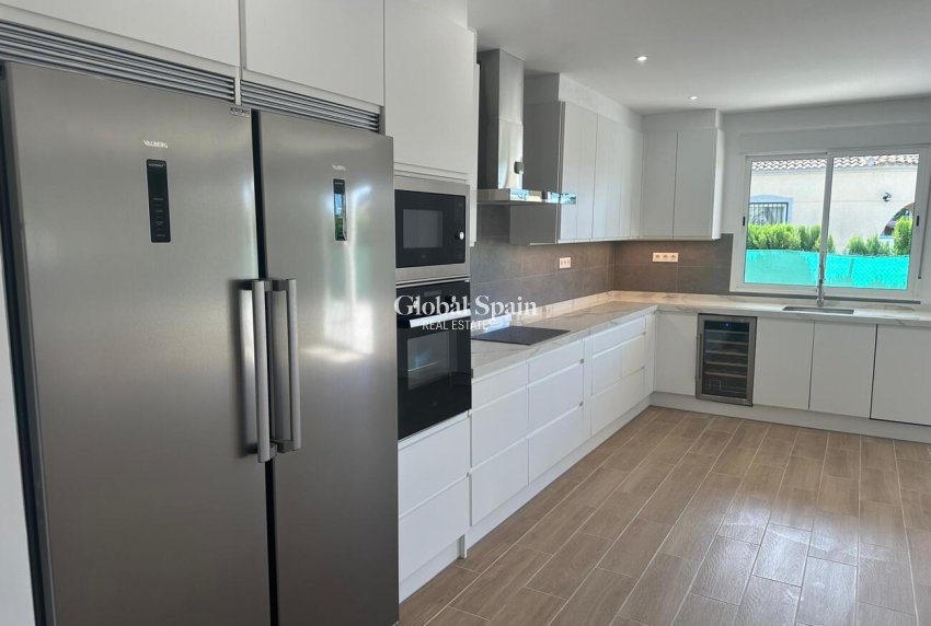 Resale - VILLA -
CATRAL - Costa Blanca
