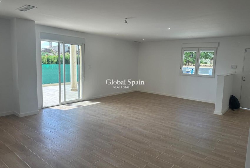 Resale - VILLA -
CATRAL - Costa Blanca