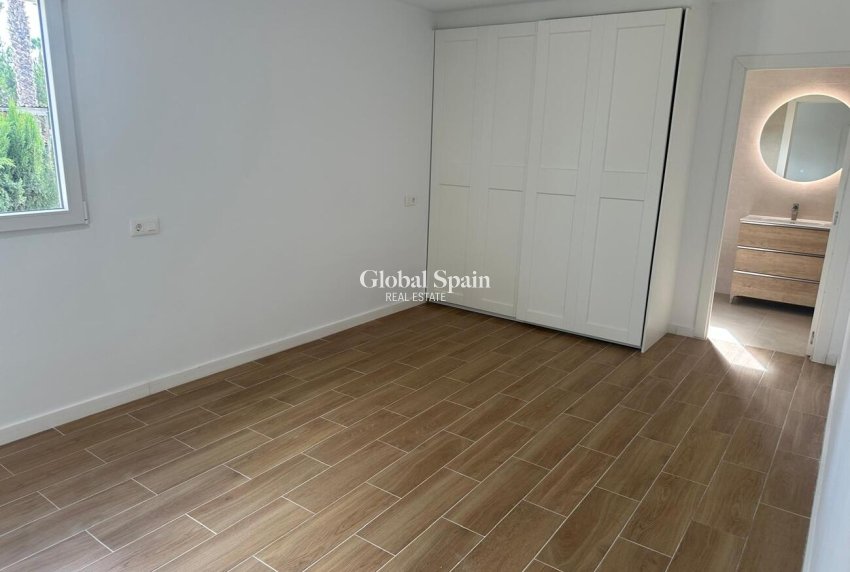 Resale - VILLA -
CATRAL - Costa Blanca