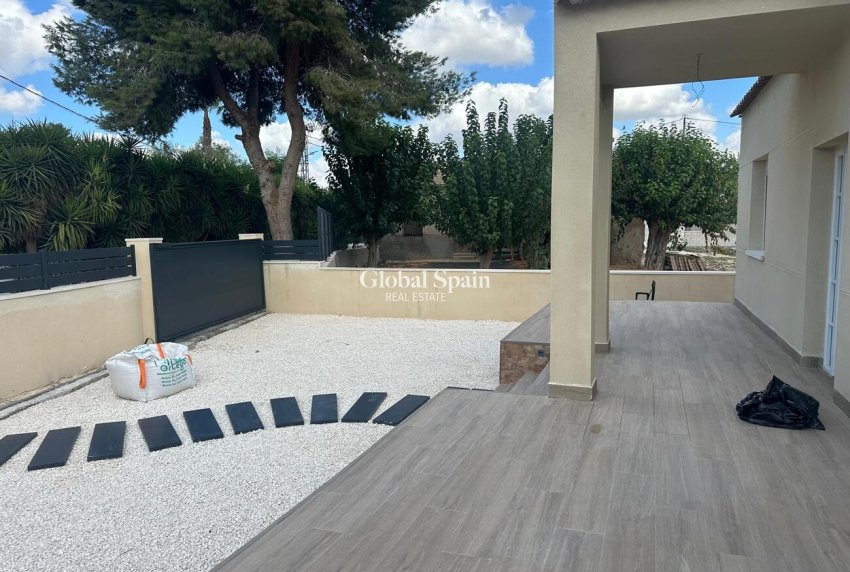 Resale - VILLA -
CATRAL - Costa Blanca