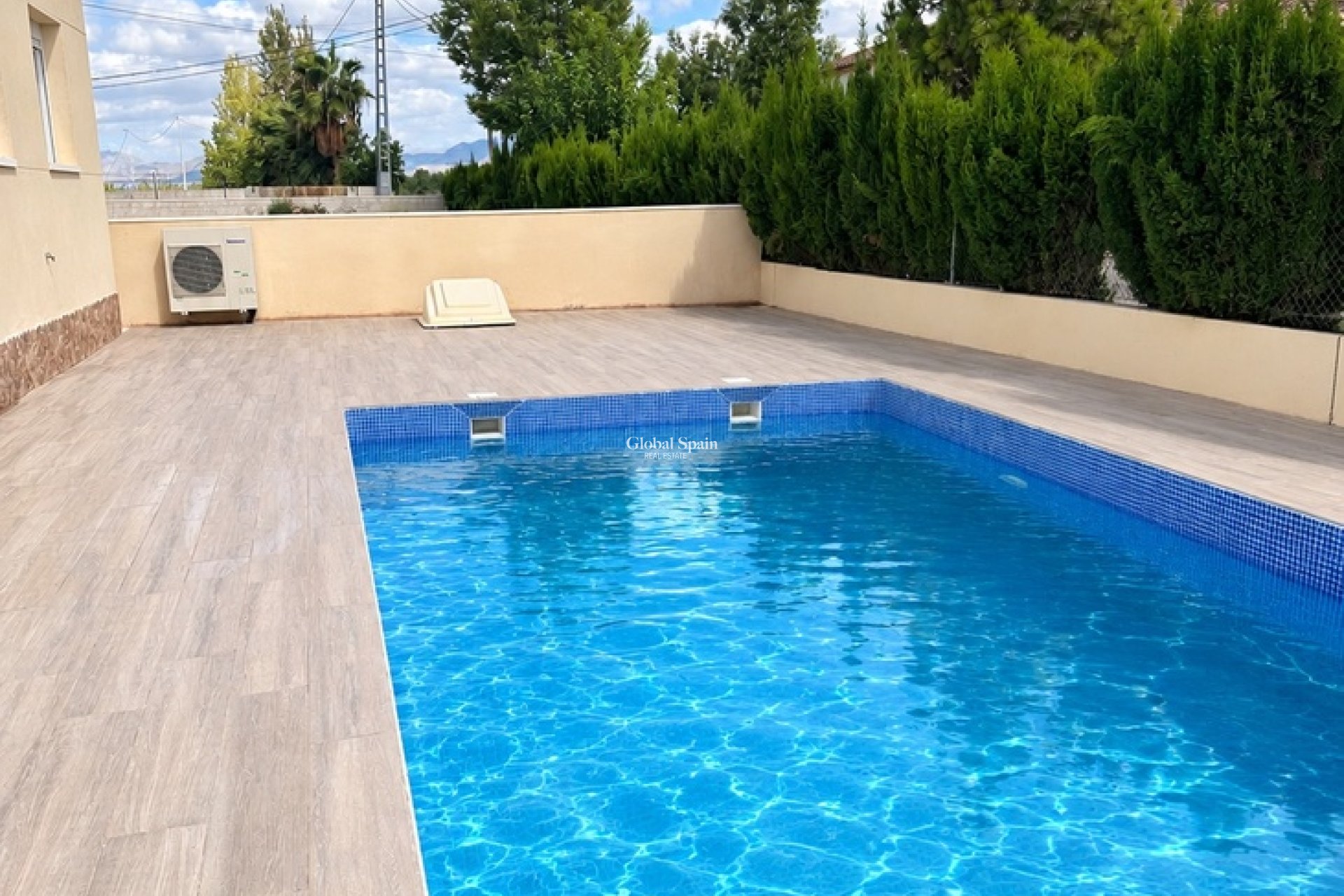 Resale - VILLA -
CATRAL - Costa Blanca