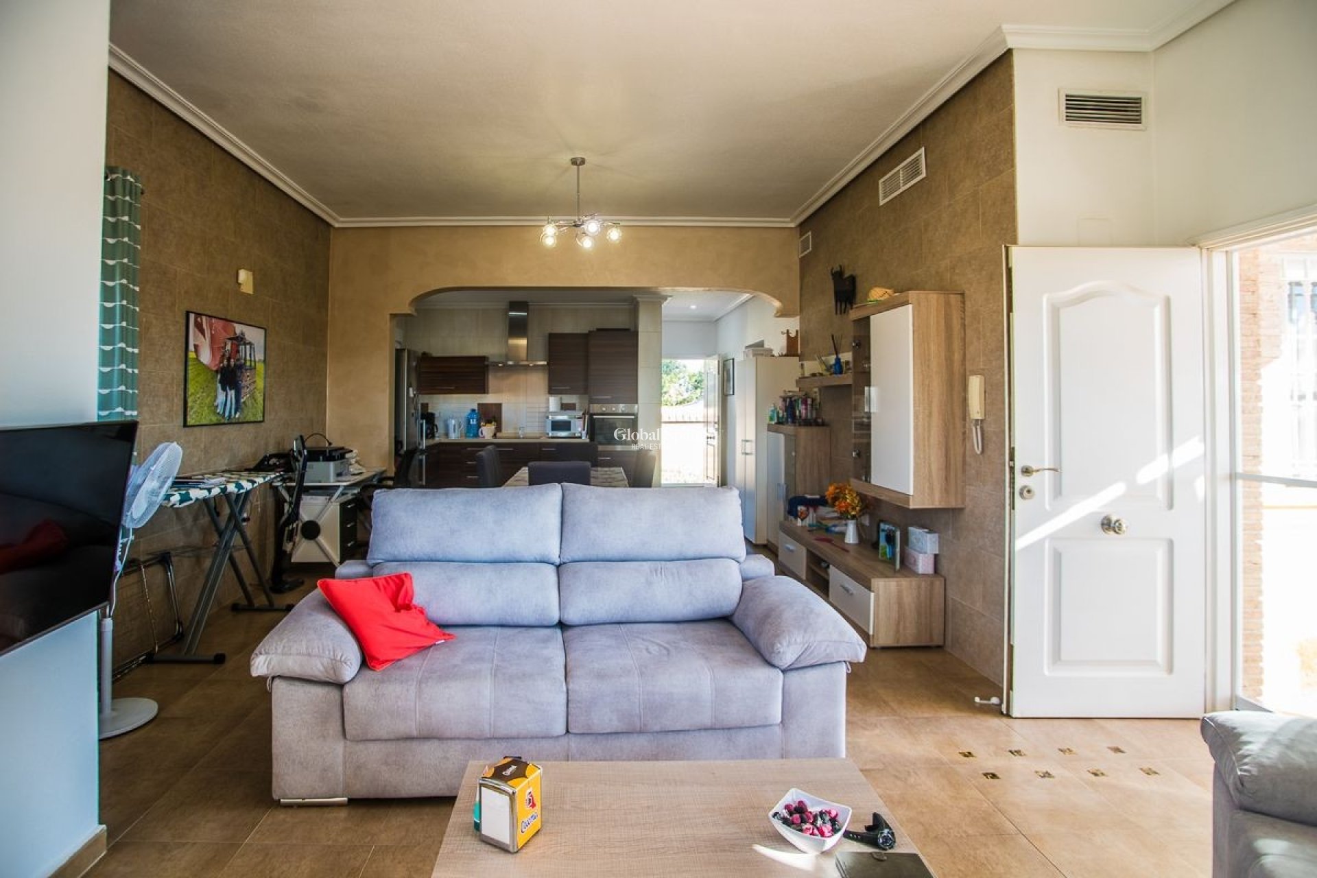 Resale - VILLA -
CATRAL