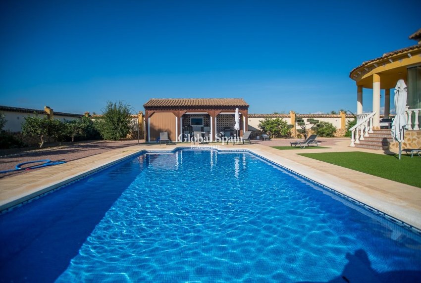 Resale - VILLA -
CATRAL