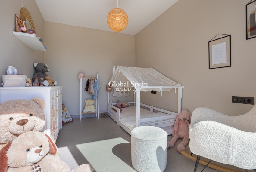 Resale - VILLA -
CIUDAD QUESADA - center