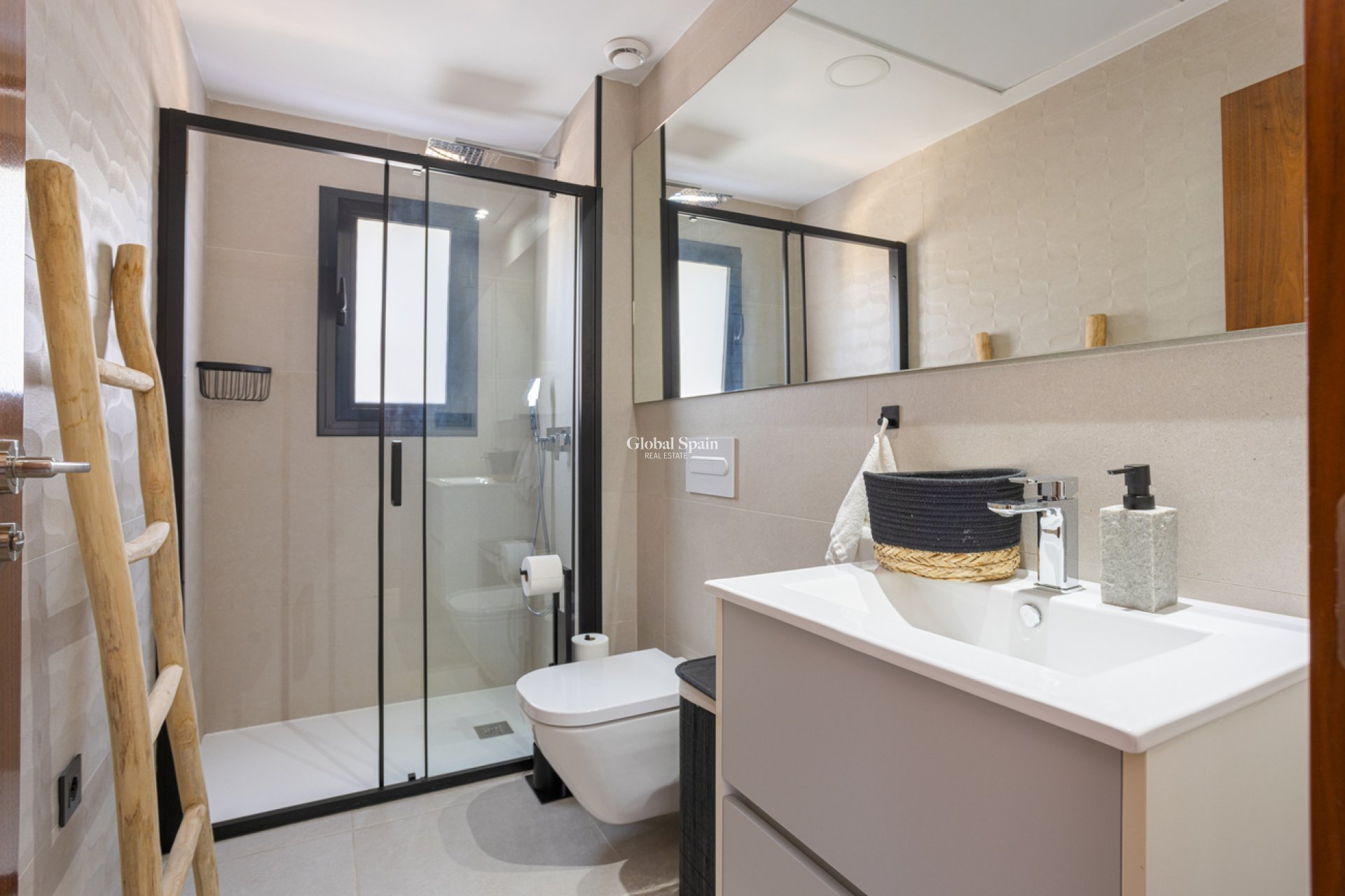 Resale - VILLA -
CIUDAD QUESADA - center