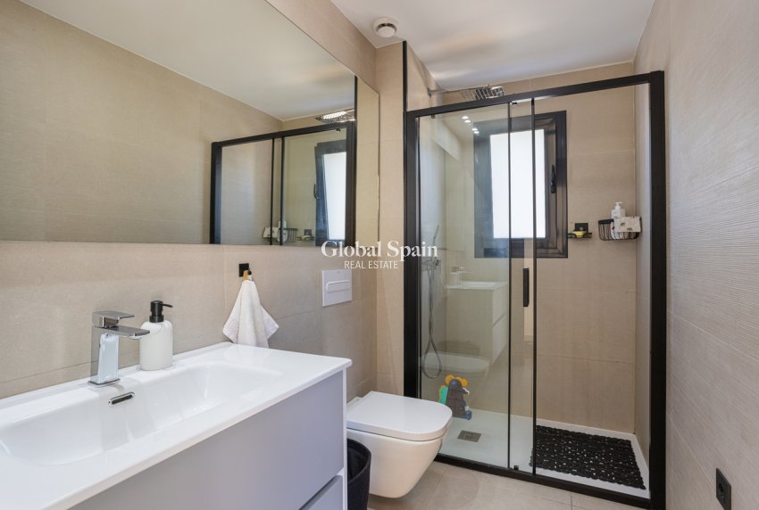 Resale - VILLA -
CIUDAD QUESADA - center