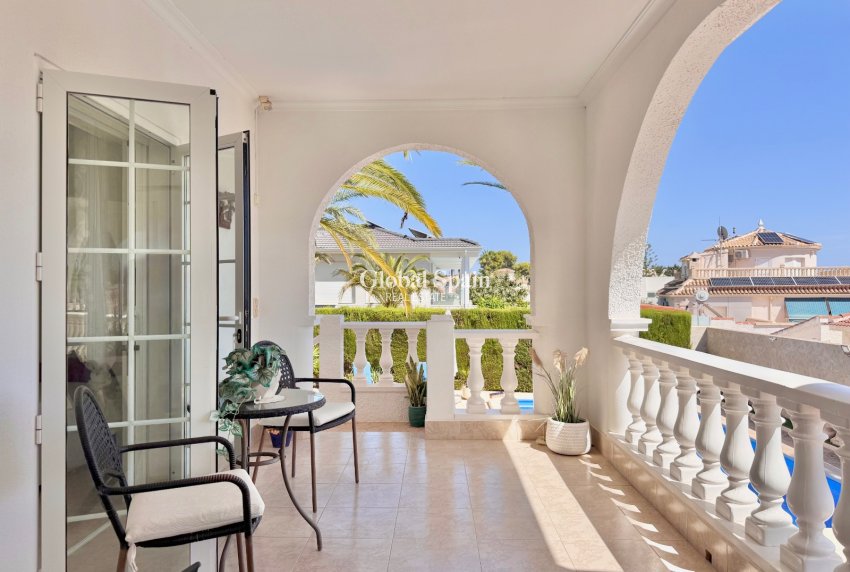 Resale - VILLA -
CIUDAD QUESADA - Centro de la Ciudad Quesada