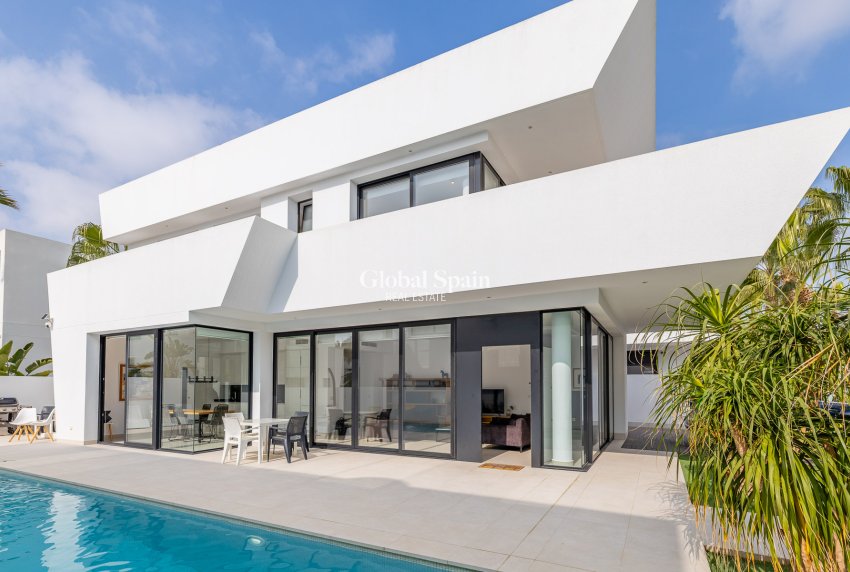 Resale - Villa -
CIUDAD QUESADA - Ciudad Quesada