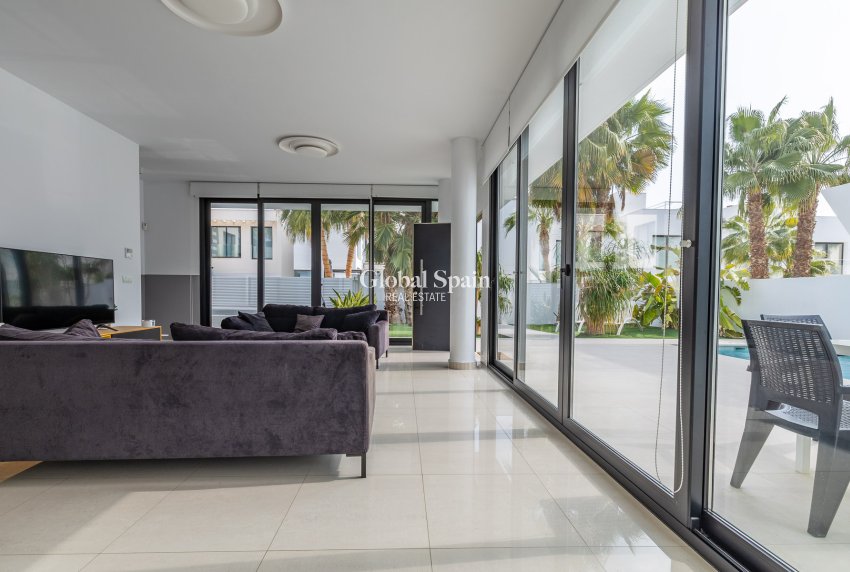 Resale - Villa -
CIUDAD QUESADA - Ciudad Quesada