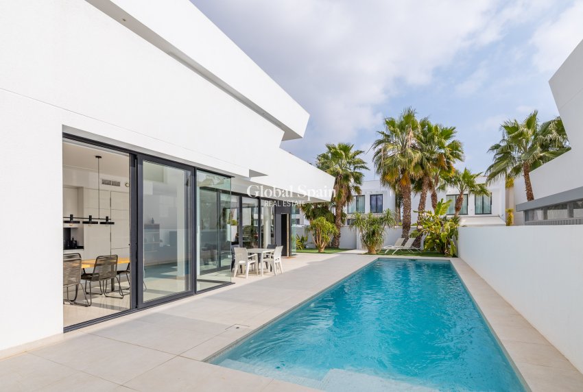 Resale - Villa -
CIUDAD QUESADA - Ciudad Quesada