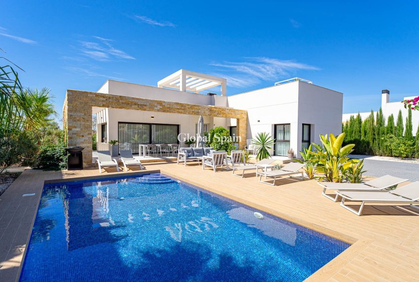 Resale - VILLA -
CIUDAD QUESADA - Doña Pepa