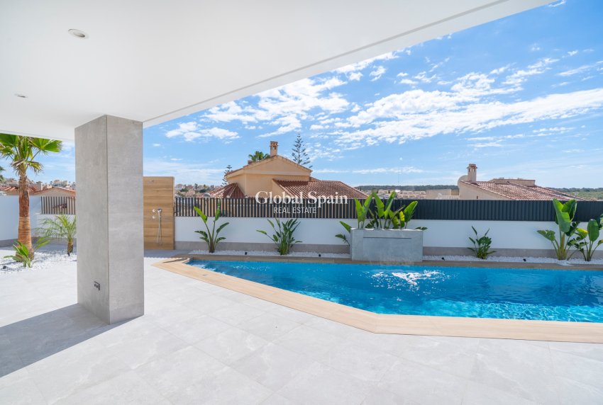 Resale - VILLA -
CIUDAD QUESADA - La Marquesa Golf
