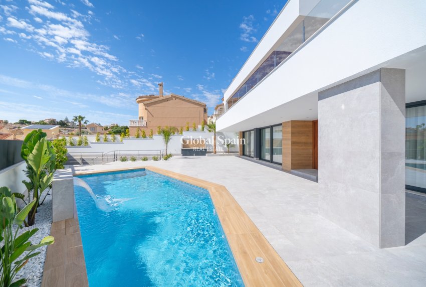 Resale - VILLA -
CIUDAD QUESADA - La Marquesa Golf