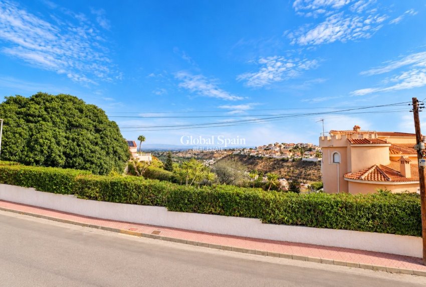 Resale - VILLA -
CIUDAD QUESADA - La Marquesa