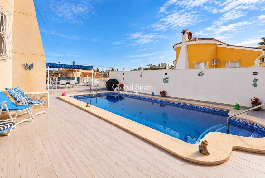 Resale - VILLA -
CIUDAD QUESADA - La Marquesa