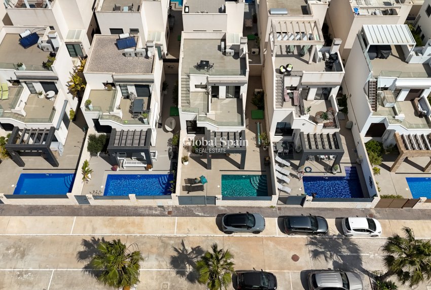 Resale - VILLA -
CIUDAD QUESADA - Rojales