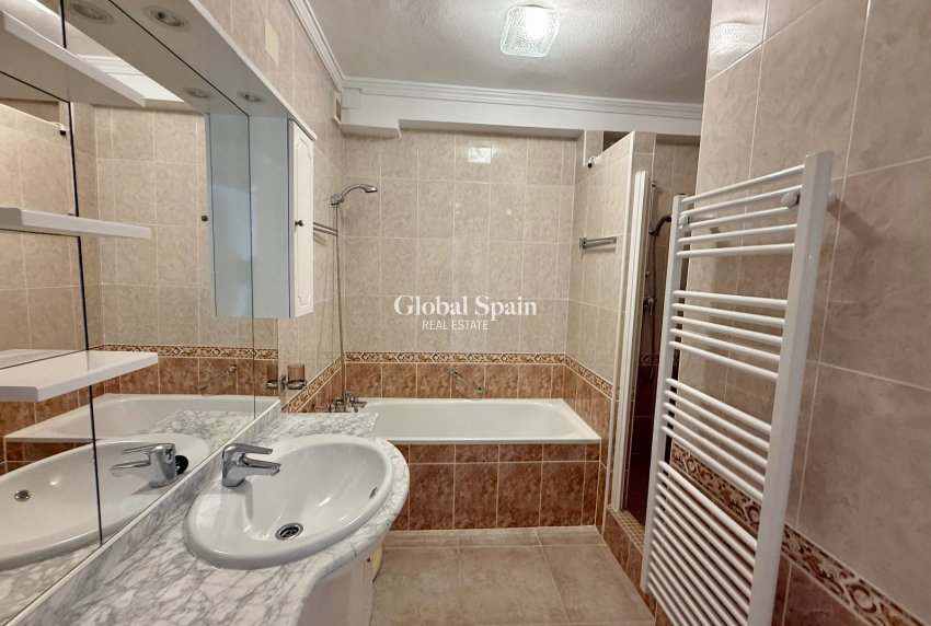 Resale - VILLA -
CIUDAD QUESADA - Rojales