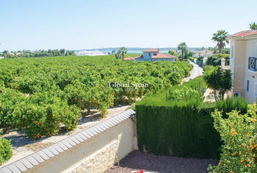 Resale - Villa -
CIUDAD QUESADA