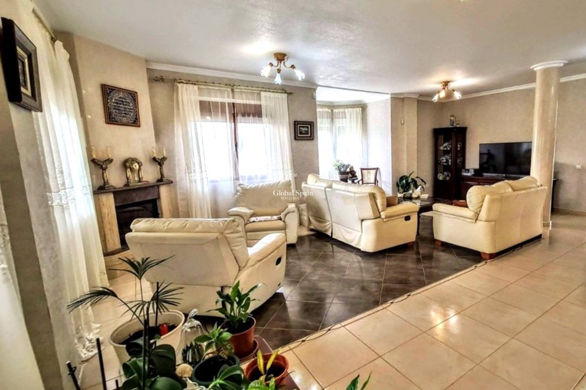 Resale - Villa -
CIUDAD QUESADA