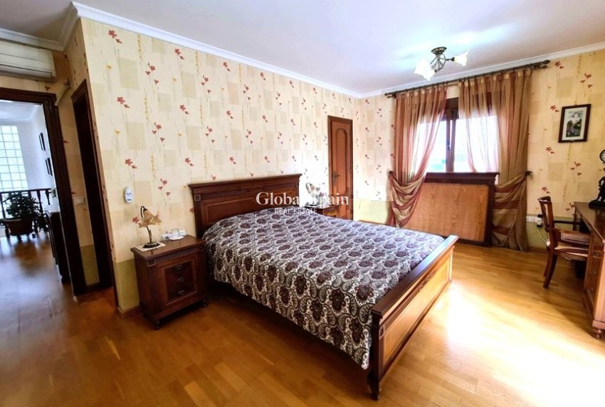 Resale - Villa -
CIUDAD QUESADA