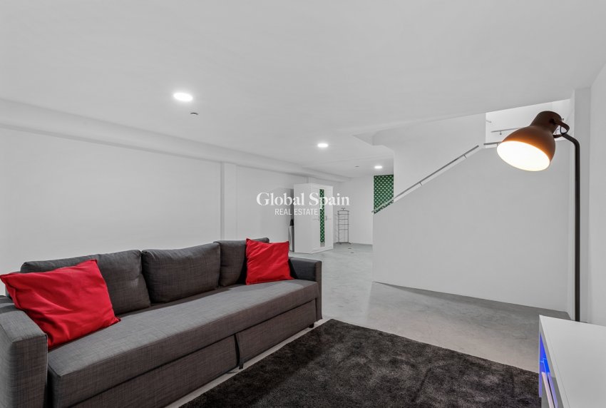 Resale - VILLA -
CIUDAD QUESADA