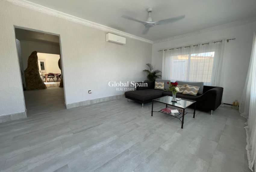Resale - VILLA -
CIUDAD QUESADA