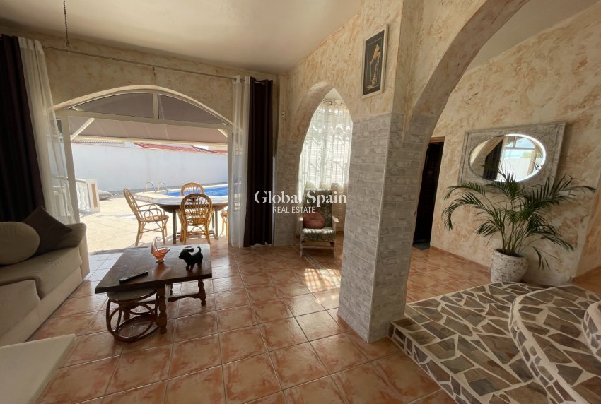 Resale - VILLA -
CIUDAD QUESADA