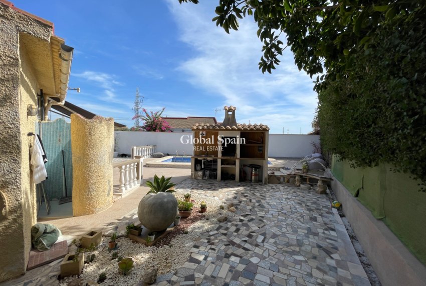 Resale - VILLA -
CIUDAD QUESADA