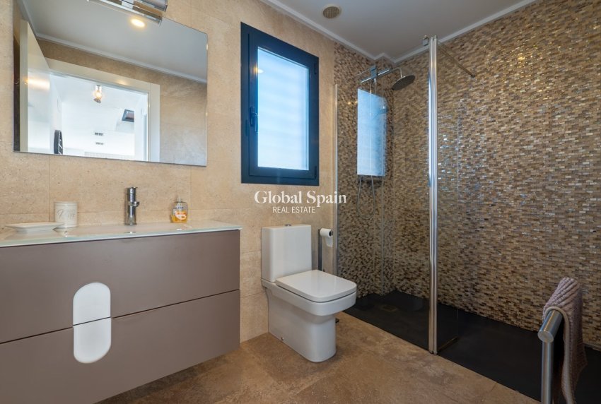 Resale - VILLA -
CIUDAD QUESADA