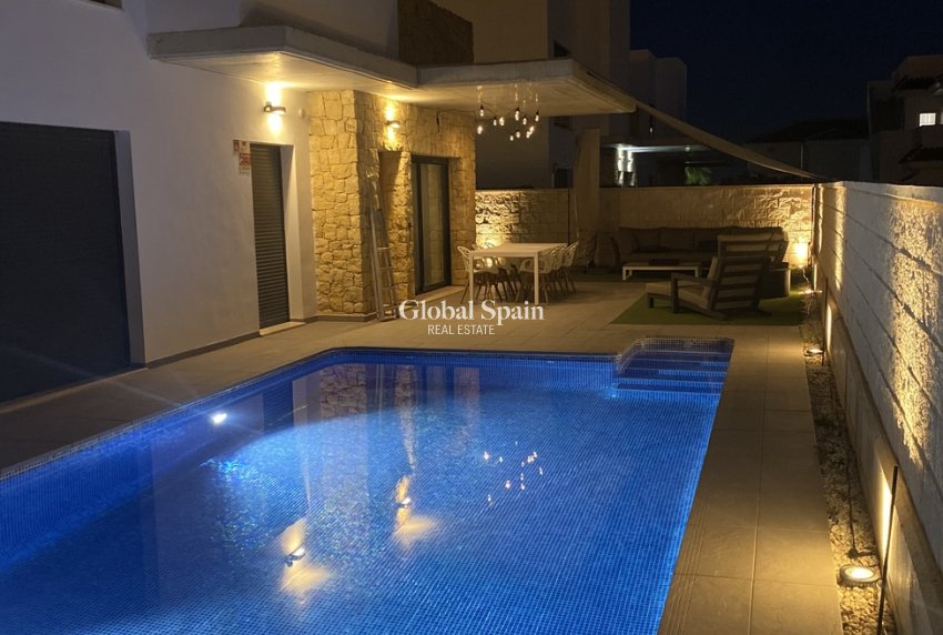 Resale - VILLA -
CIUDAD QUESADA