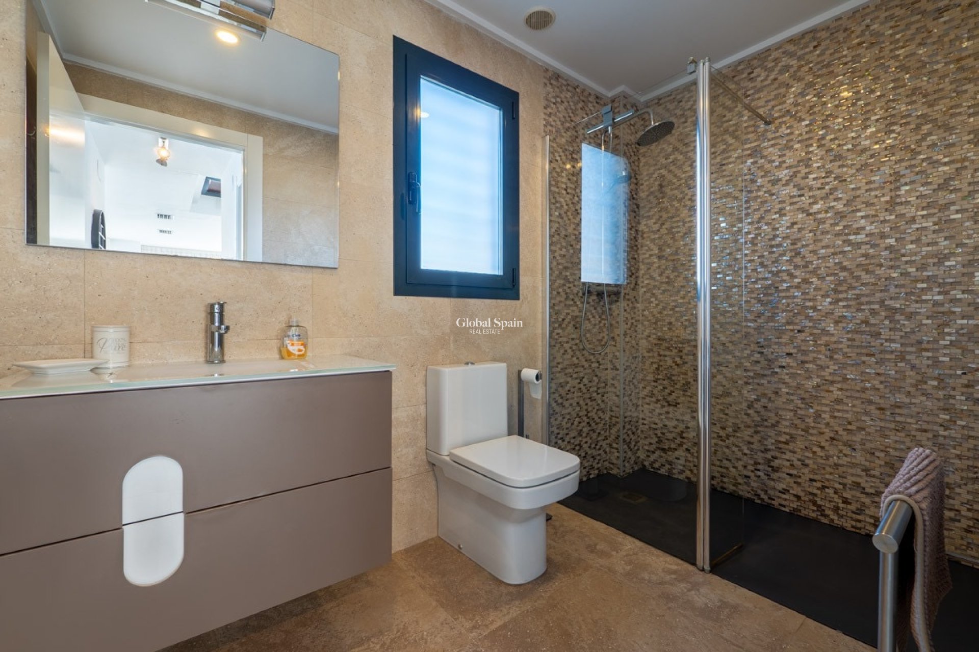 Resale - VILLA -
CIUDAD QUESADA