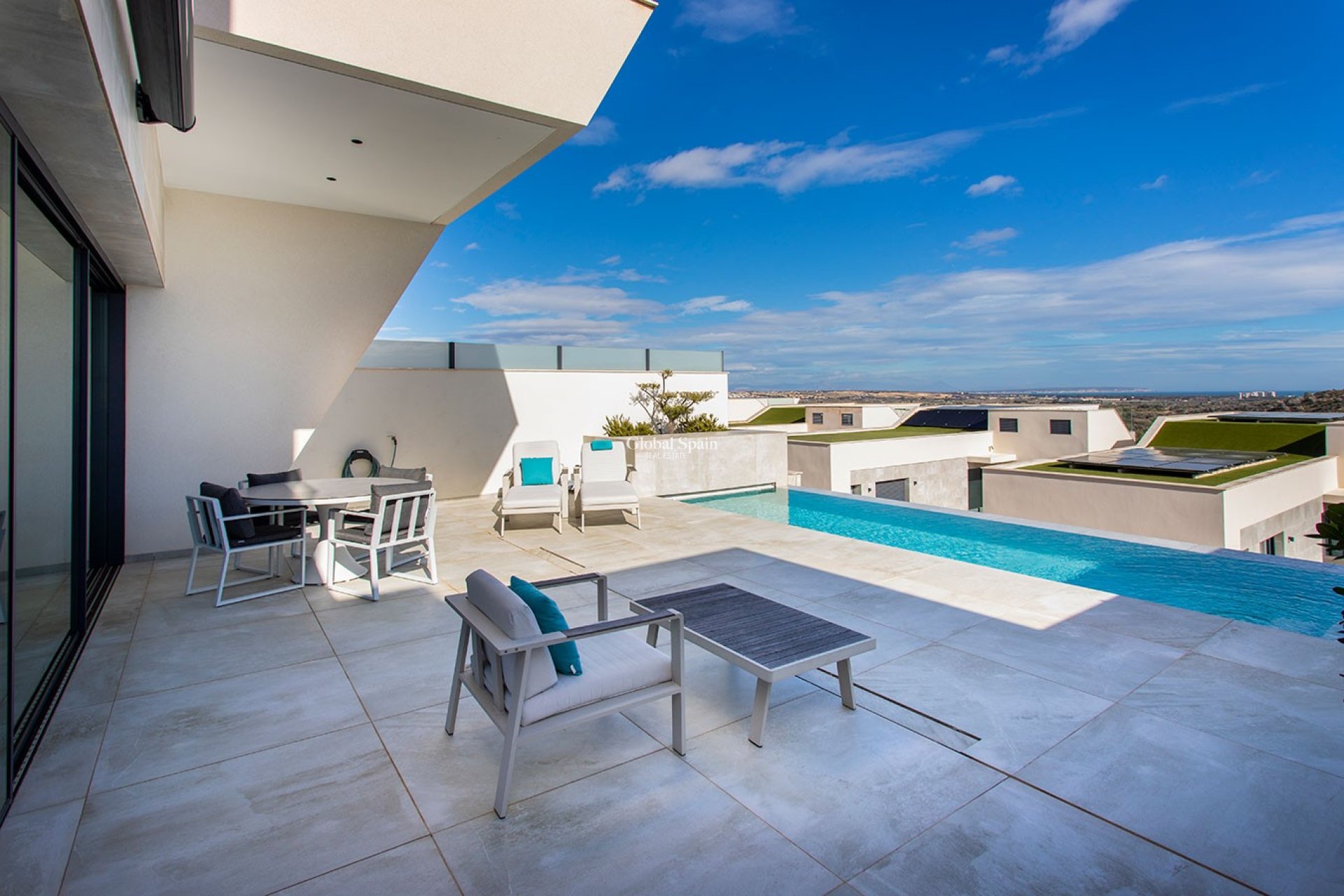 Resale - VILLA -
CIUDAD QUESADA