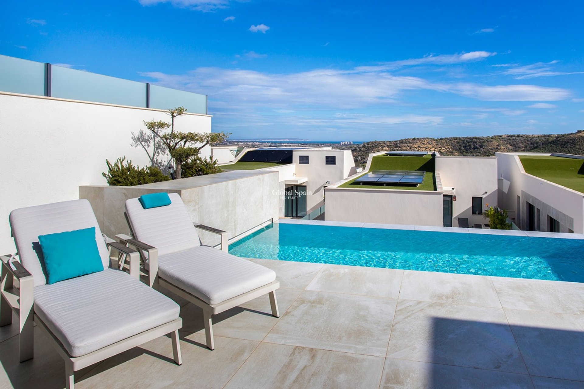 Resale - VILLA -
CIUDAD QUESADA