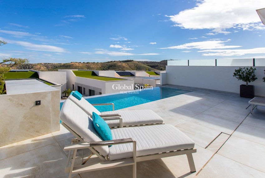 Resale - VILLA -
CIUDAD QUESADA