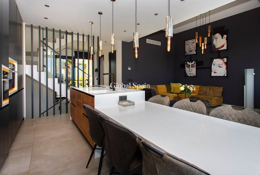 Resale - VILLA -
CIUDAD QUESADA